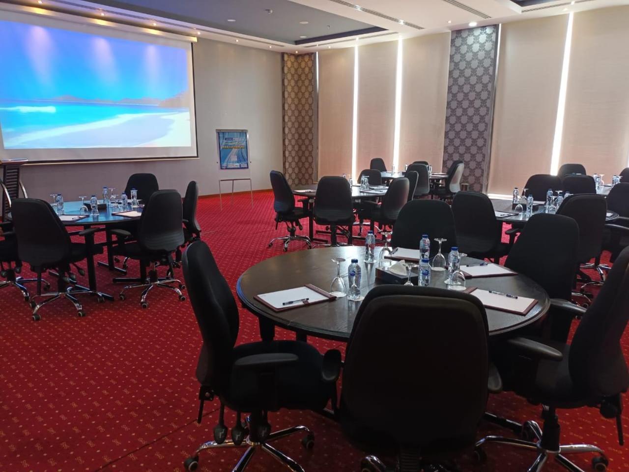 Warwick Al Jubail Hotel Luaran gambar