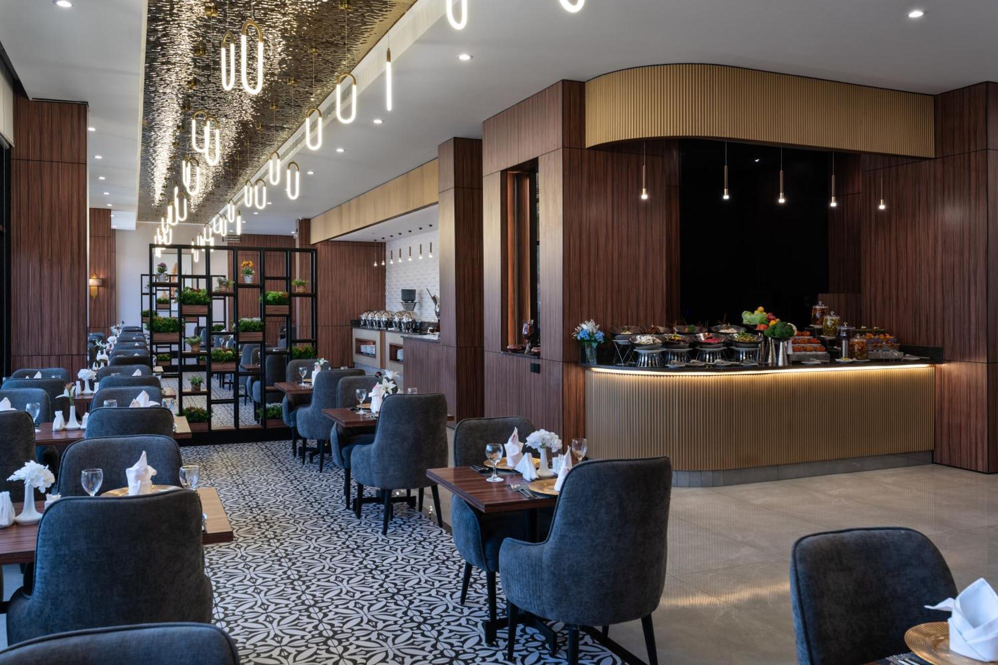 Warwick Al Jubail Hotel Luaran gambar