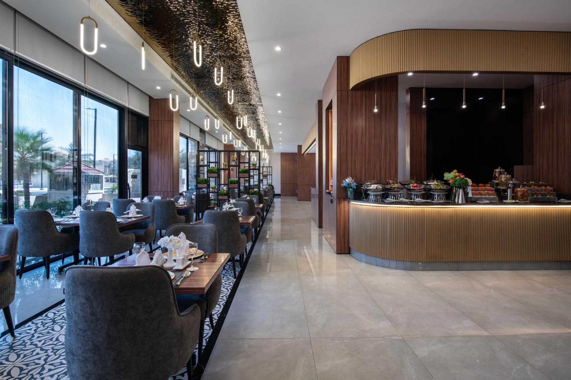 Warwick Al Jubail Hotel Luaran gambar