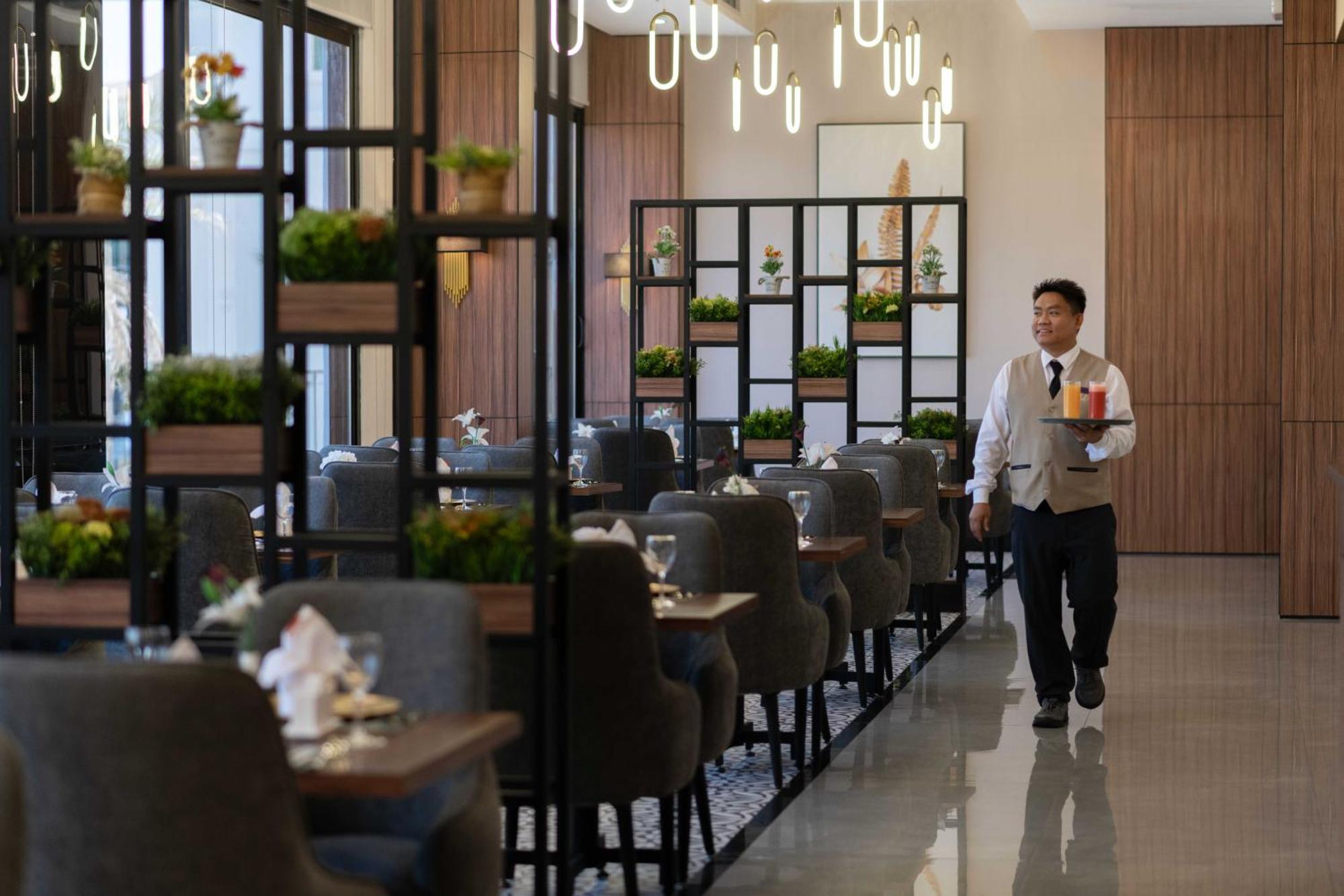 Warwick Al Jubail Hotel Luaran gambar