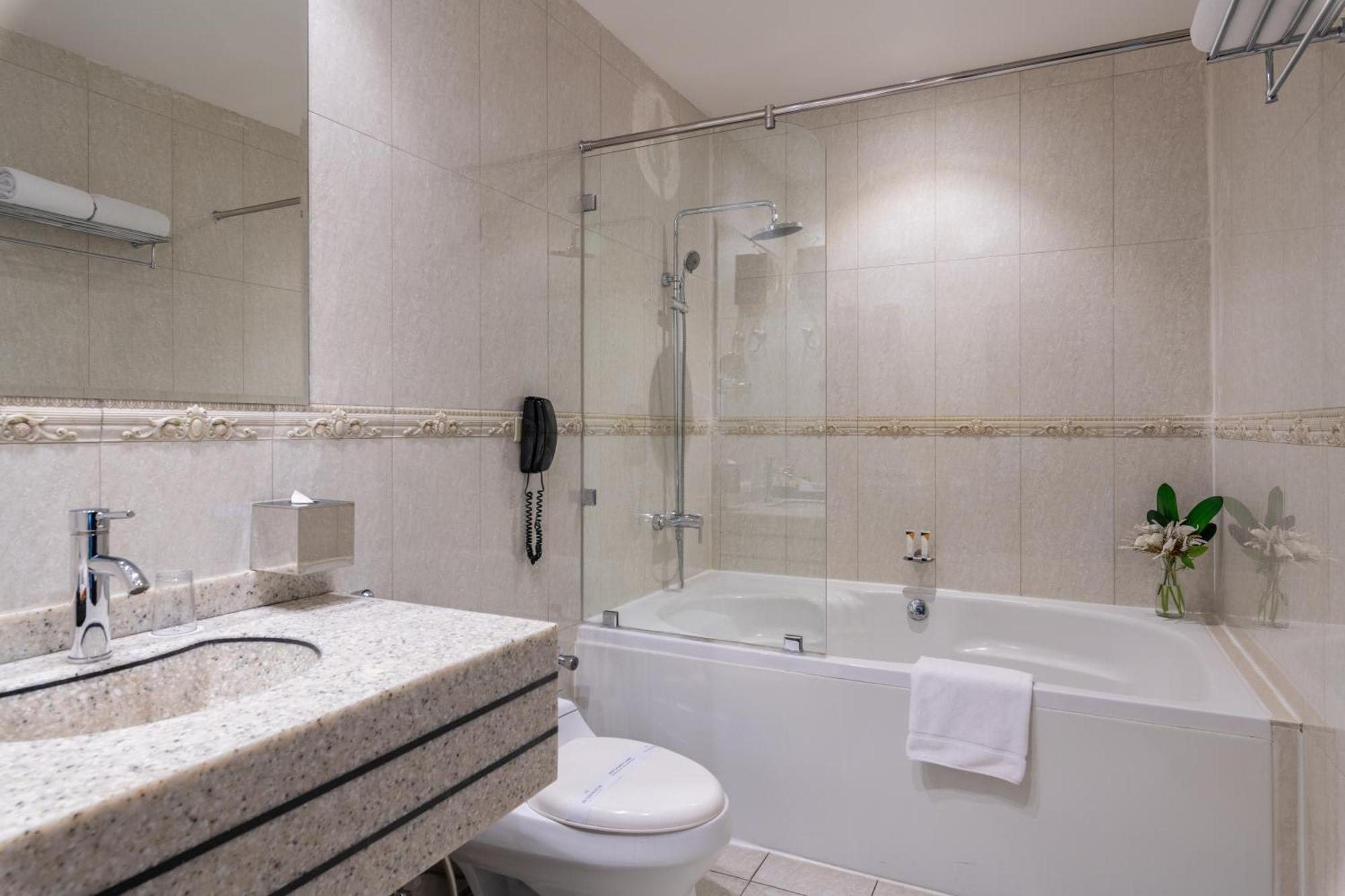 Warwick Al Jubail Hotel Luaran gambar