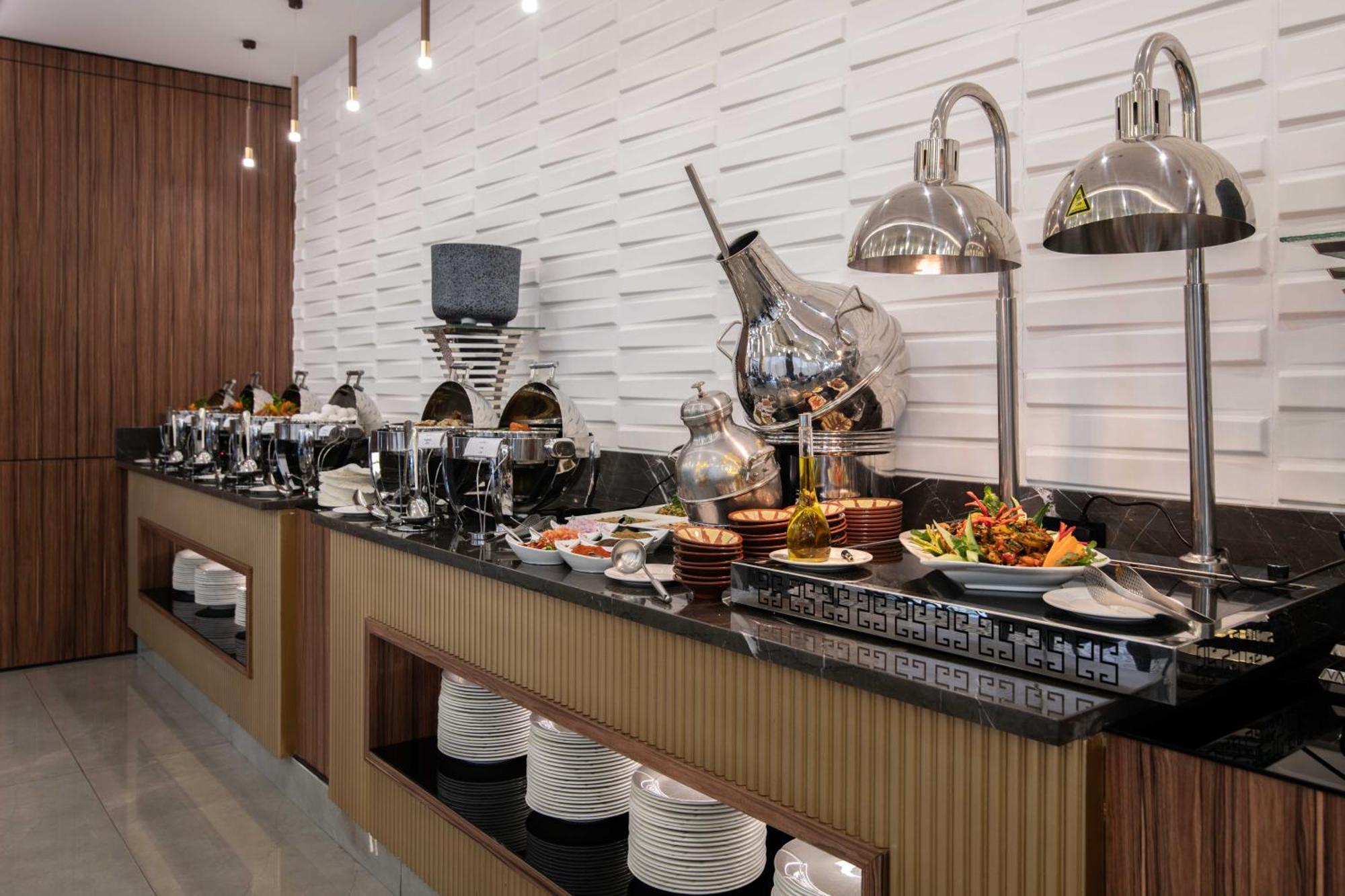 Warwick Al Jubail Hotel Luaran gambar